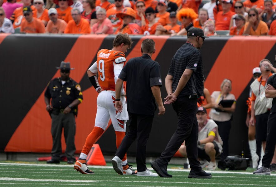 www.footballguys.com
